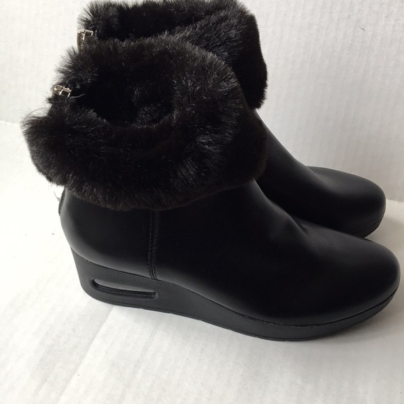 DKNY Abri Booties - Picture 3 of 16